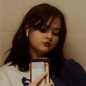 Meet your Posher, Avery